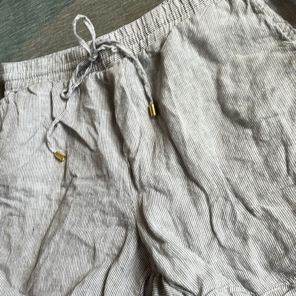 Ellen Tracy Women's Coastal Striped Linen Shorts - Picture 6 of 10